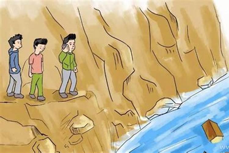 梦见涨大洪水自己逃生把别人冲走了