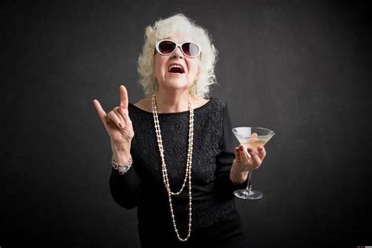 梦见已故的外婆预示什么预兆