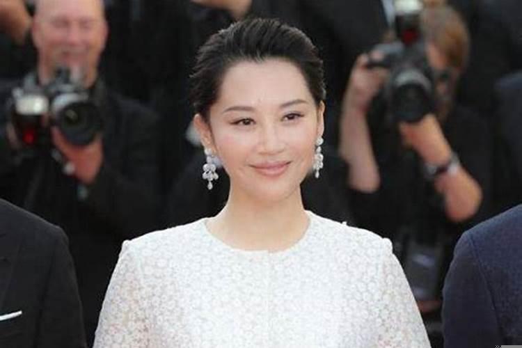 年纪越大越有韵味的生肖女