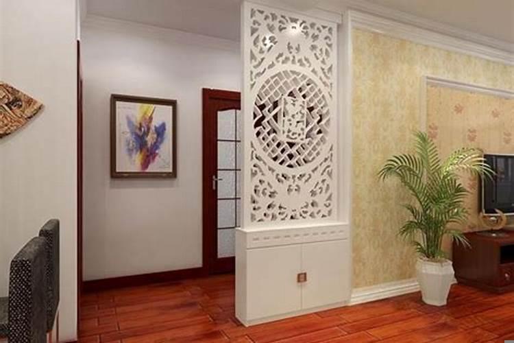 进门对面墙上摆放什么好