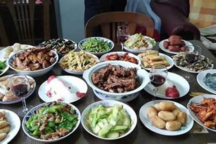 梦见去吃饭没有吃上