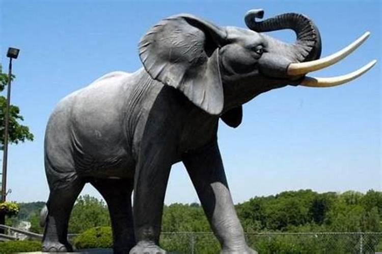 家里摆放大象摆件好吗