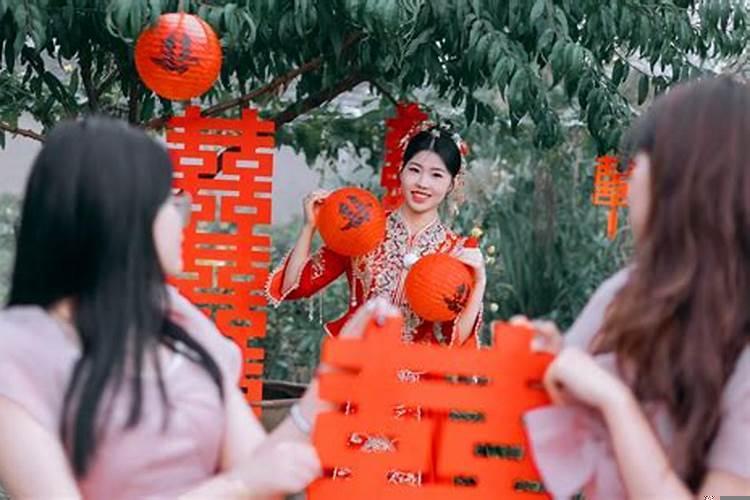 2025年腊月订婚哪天日子好