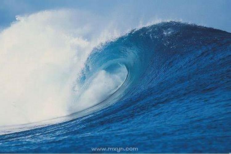 梦见大海浪是什么意思