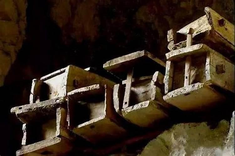 梦见把棺材扔下悬崖