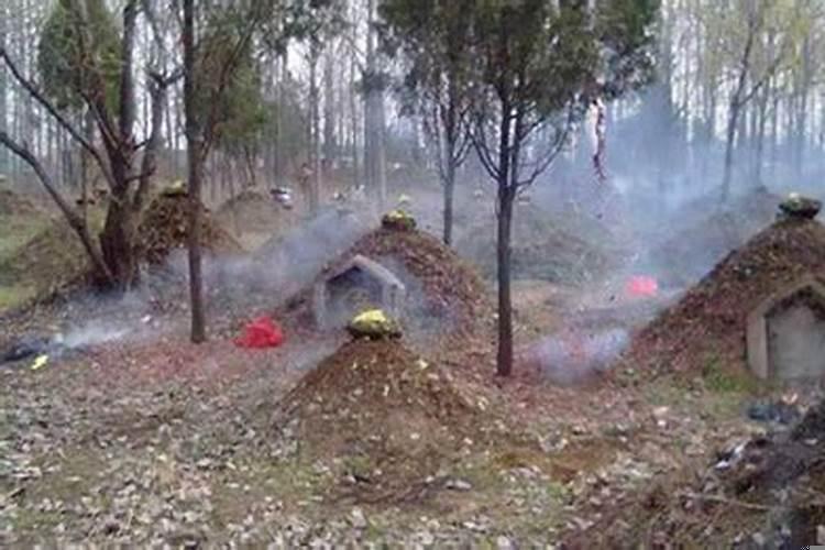 半夜梦见坟是什么意思