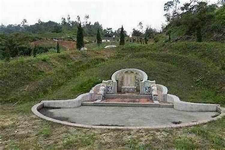 楼房建在坟地旁边好吗风水好吗