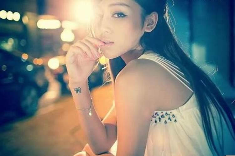 未婚单身女性梦见怀孕