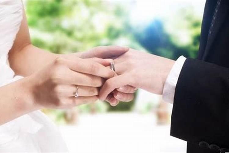 32岁女人今年什么时候结婚好一点