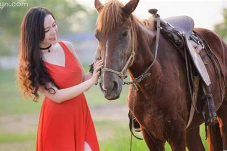 梦见老公牵马我骑马