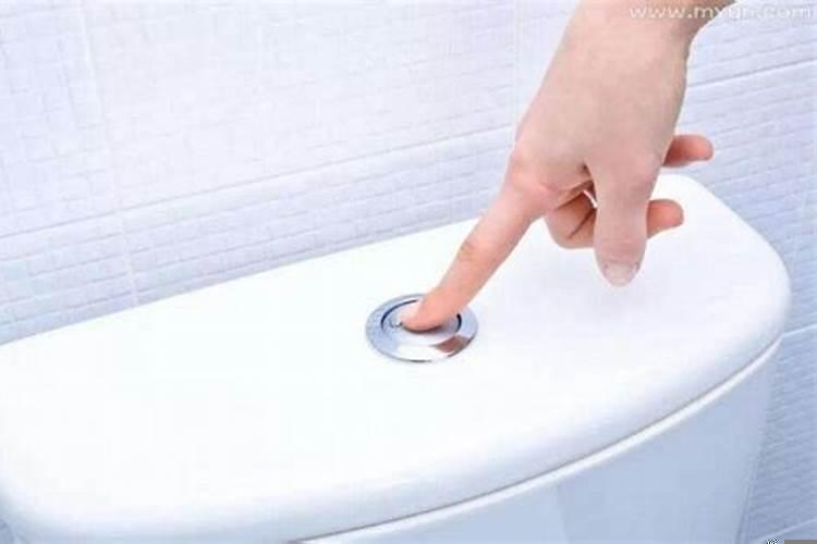 女人梦见自己拉大便是怎么回事