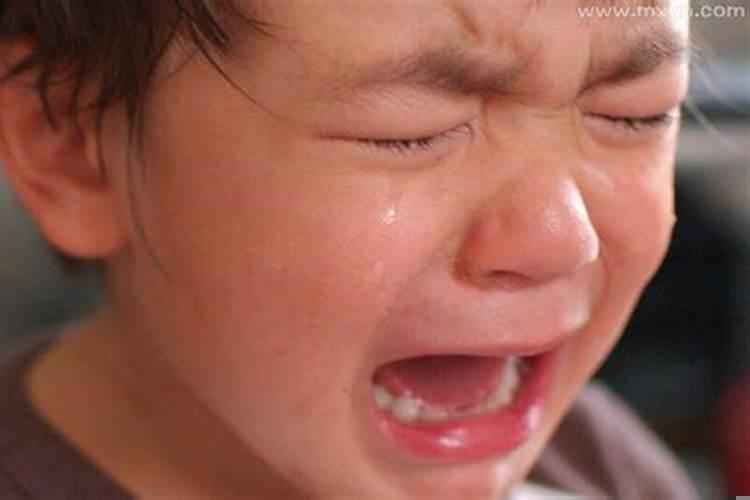 梦见别人家男孩哭是什么意思