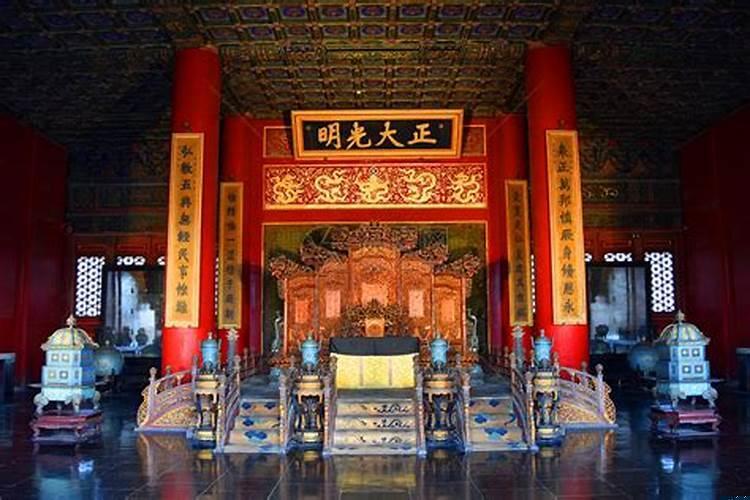 故宫中的各个宫殿都是哪些人居住的
