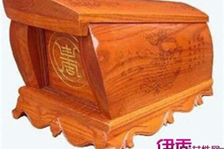 梦见死去的妈妈装进棺材里又活过来了