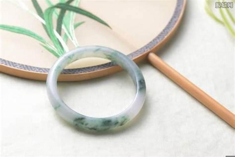 狐狸适合什么生肖人戴