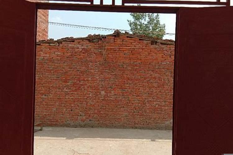 大门对屋内墙角怎么化解