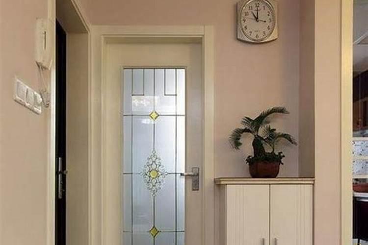 大门正对卫生间门如何化解