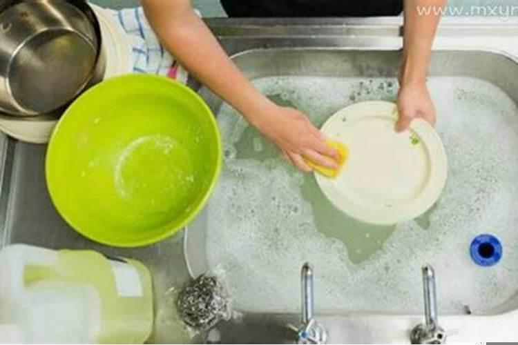 女人梦见花盆什么意思解梦