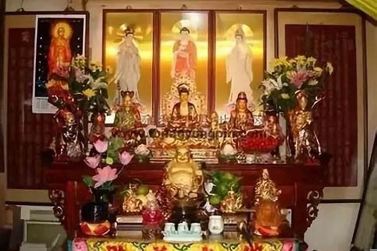 家里供财神要念什么咒