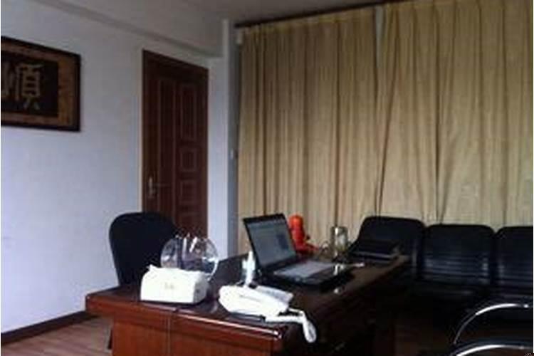 办公桌摆放什么物品旺事业