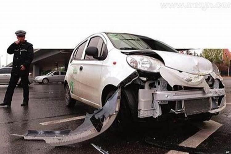 梦见家人出车祸什么预兆