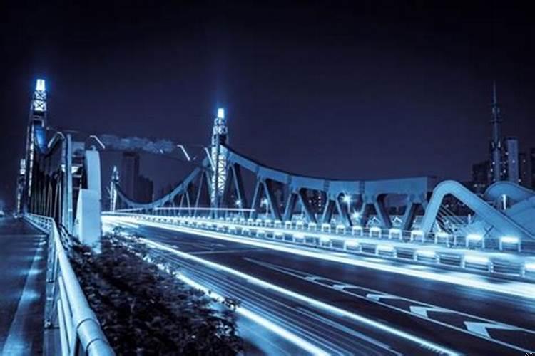 梦见和家人一起走悬崖峭壁