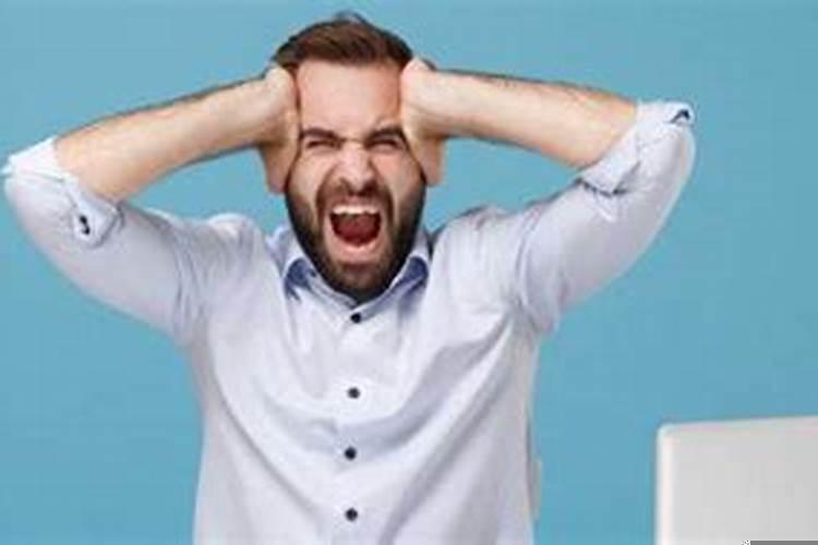 梦见自己的领导对自己不满