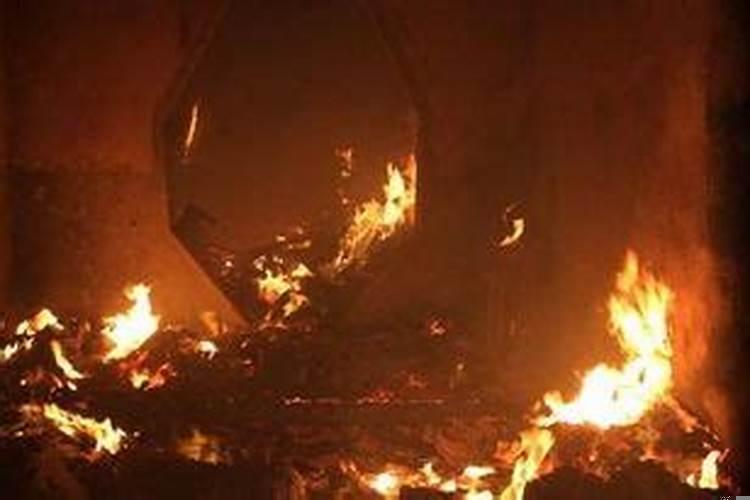 梦见邻居家起火，请问是什么征兆呢