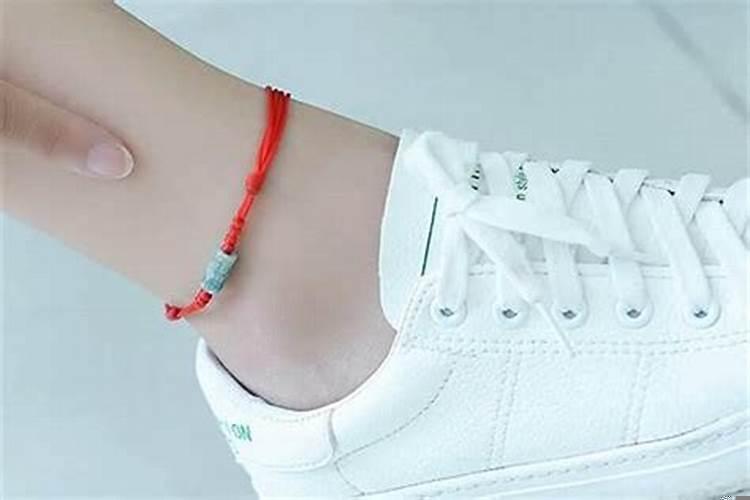 红绳脚链可以带手上吗