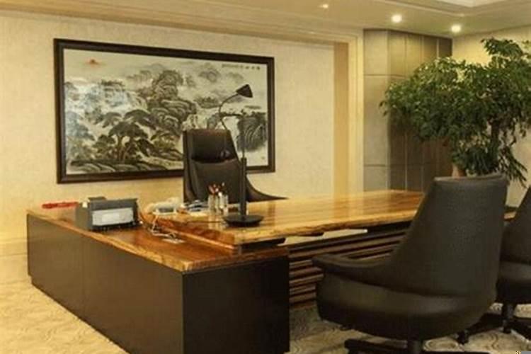 属狗的办公室摆什么摆件最好