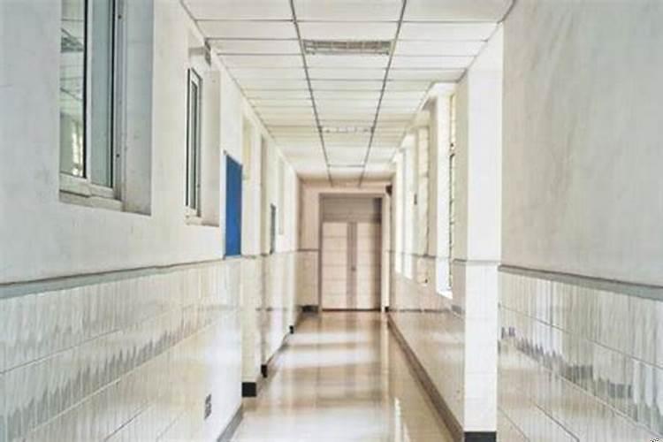 和父母住楼上楼下好不好