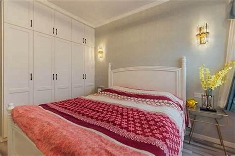 如果床对着门.头向那边会好点