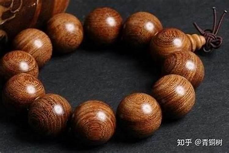 属鸡的佩戴什么可以辟邪