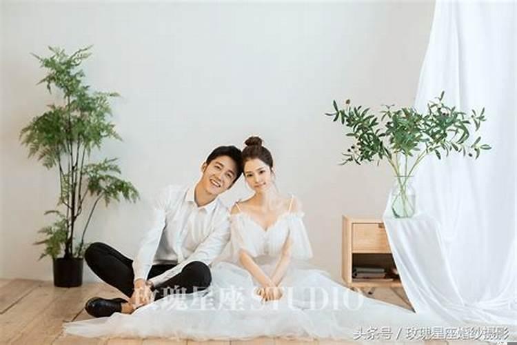 登记和婚礼哪个是纪念日