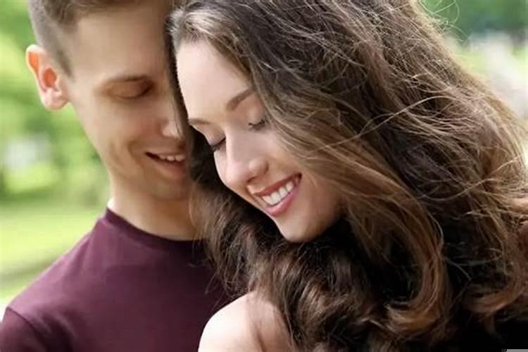 梦见认识的女人主动和我暧昧