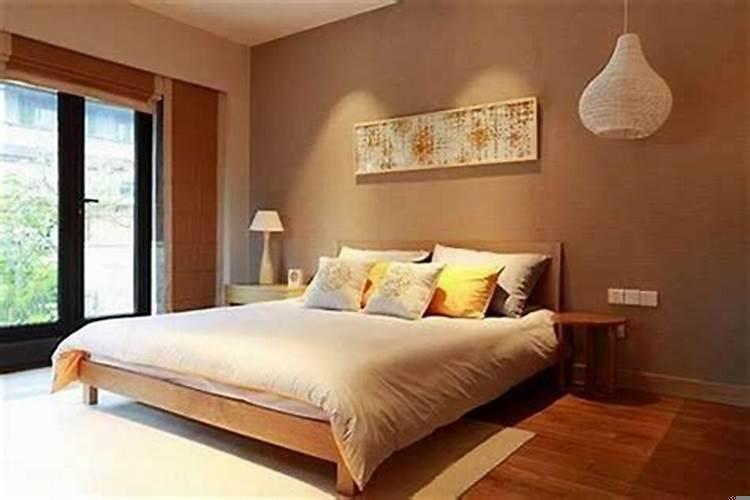 如果床对着门.头向那边会好点