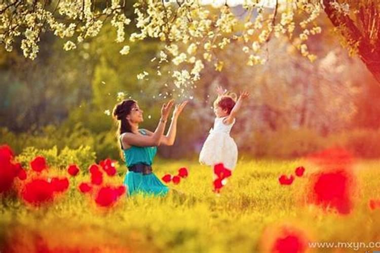 女人梦见小男孩预示着什么周公解梦