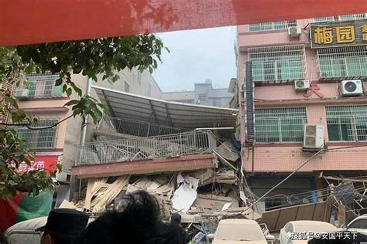 梦见高楼大厦倒塌自己跑出来了