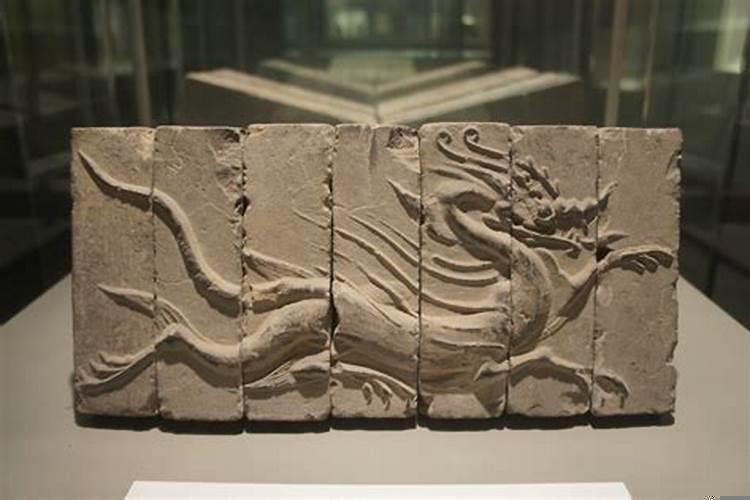 青龙高还是右虎高坟墓