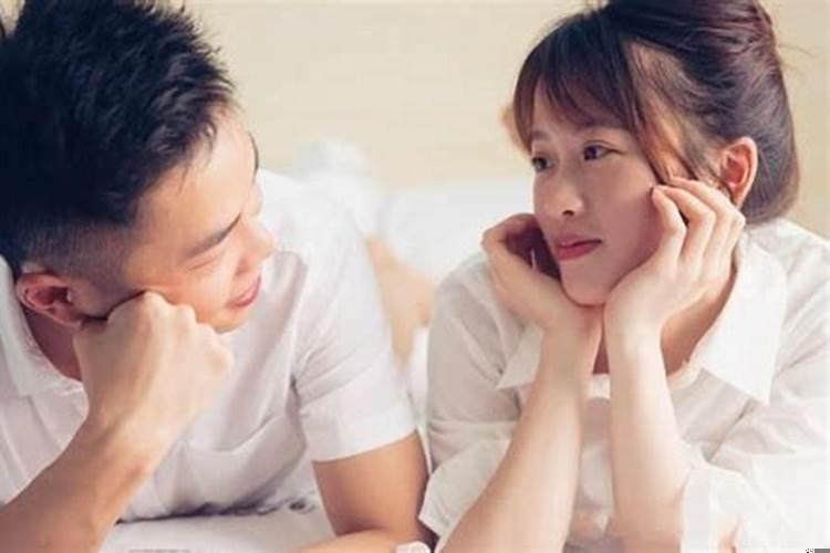 已婚女人梦到白色大蟒蛇征兆解梦