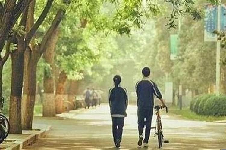 梦见很久不联系的闺蜜是什么意思呀