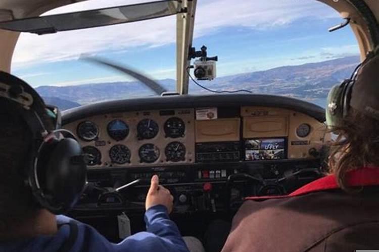 梦见自己开飞机是什么预兆