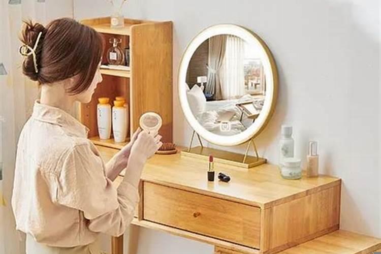 辟邪小镜子怎么摆放