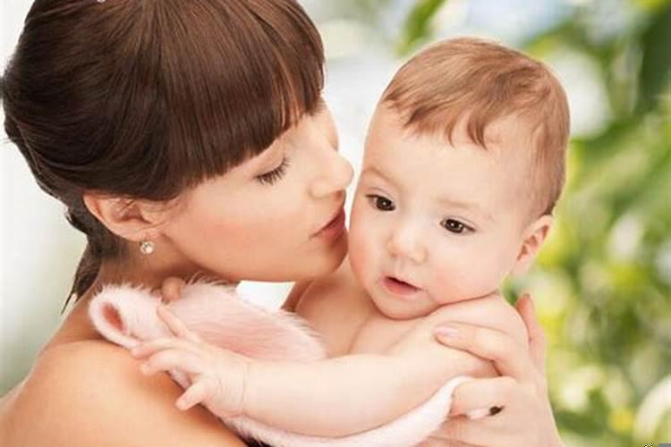 梦见怀里抱个小婴儿什么意思