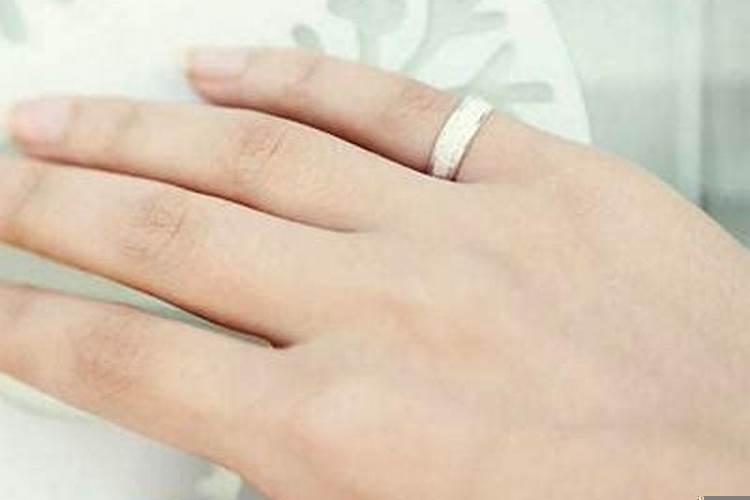 送女生尾戒是什么意思