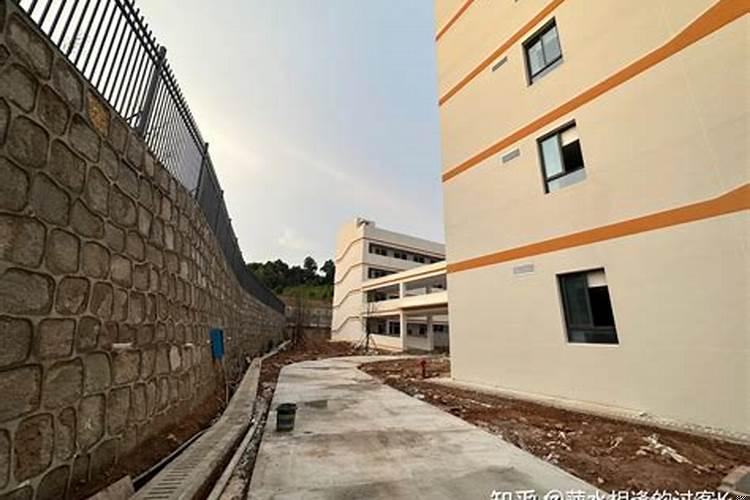 小区楼下的空地的所有权应该归谁所有