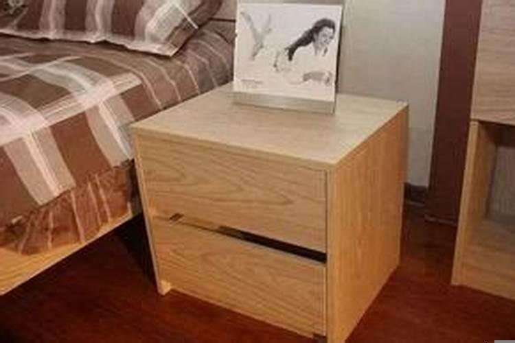 财神放床头柜上好吗