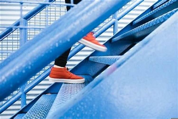 周公解梦梦见下楼梯很难