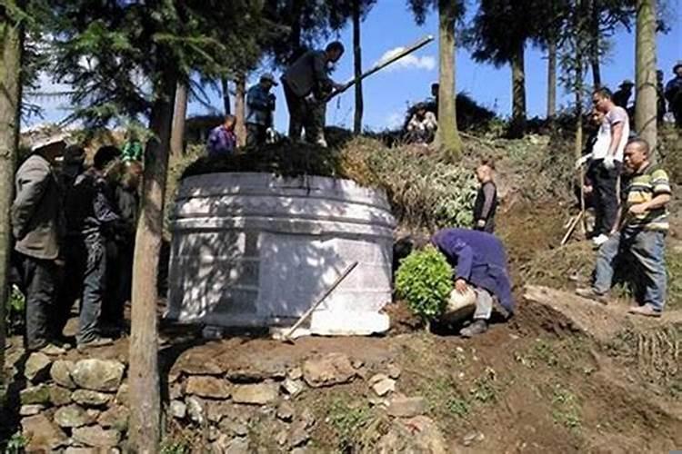 祖坟旺老大不旺老二