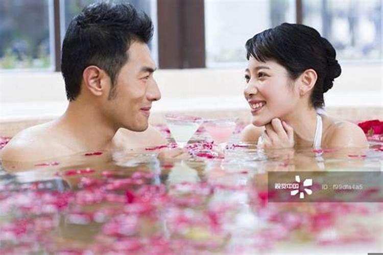 梦到情人在我家洗澡